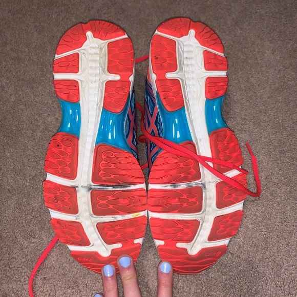 ASICS shoes - Picture 3 of 3